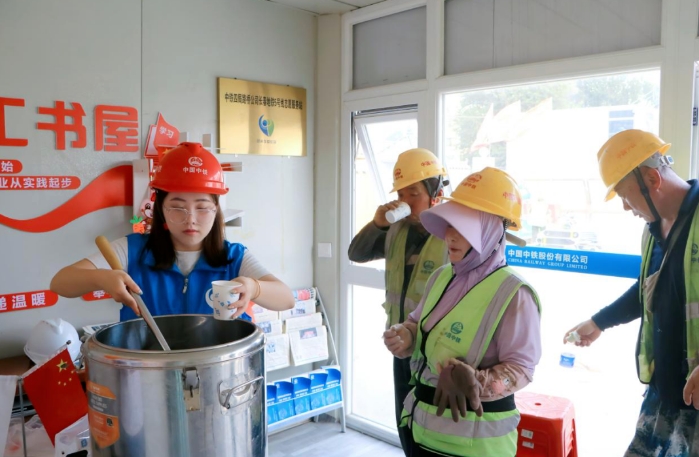 長春市軌道交通5號線舉辦“路橋人文情 解暑有‘涼’方”主題活動